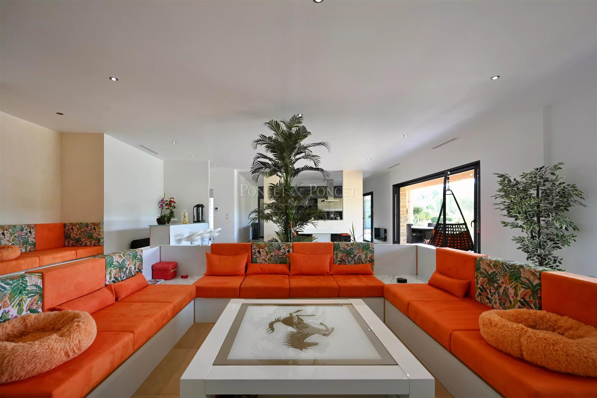 Exceptional villa close to Narbonne.