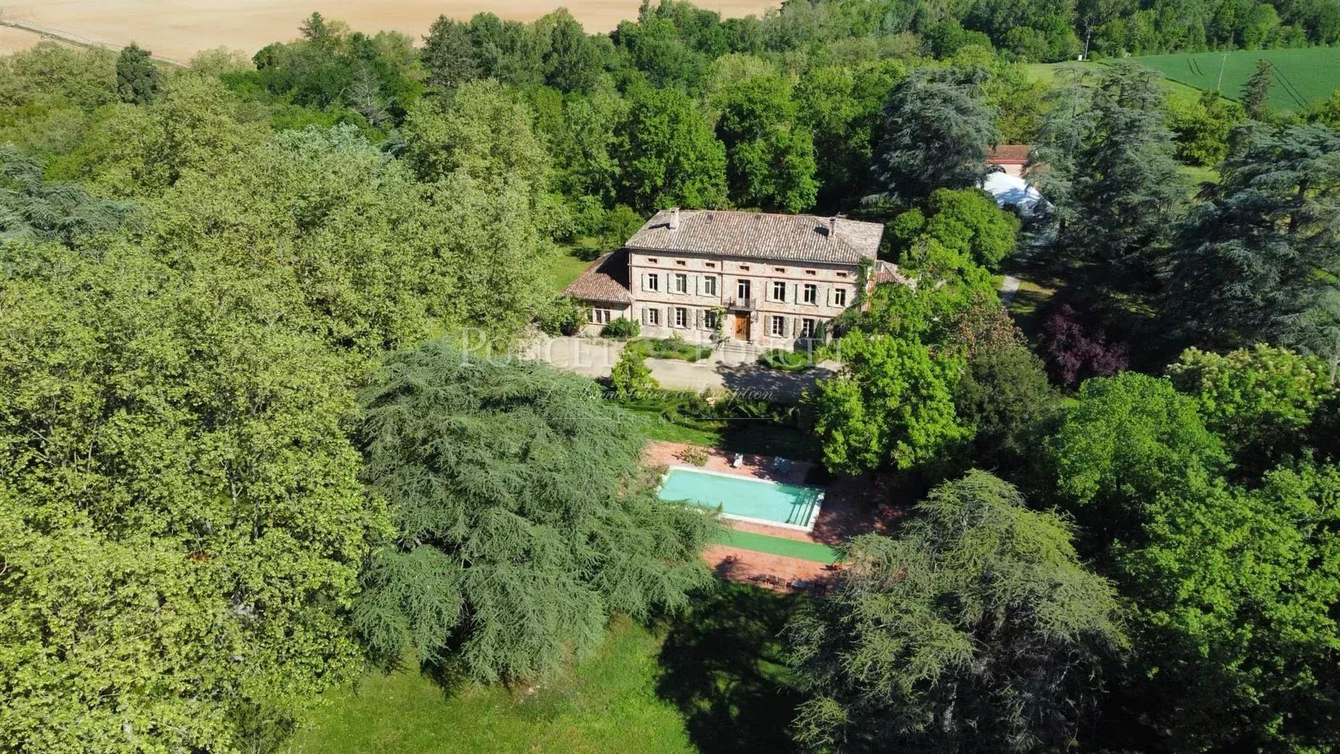 40 Minuten von Toulouse entfernt, charmantes Herrenhaus aus dem 19 Jahrhundert