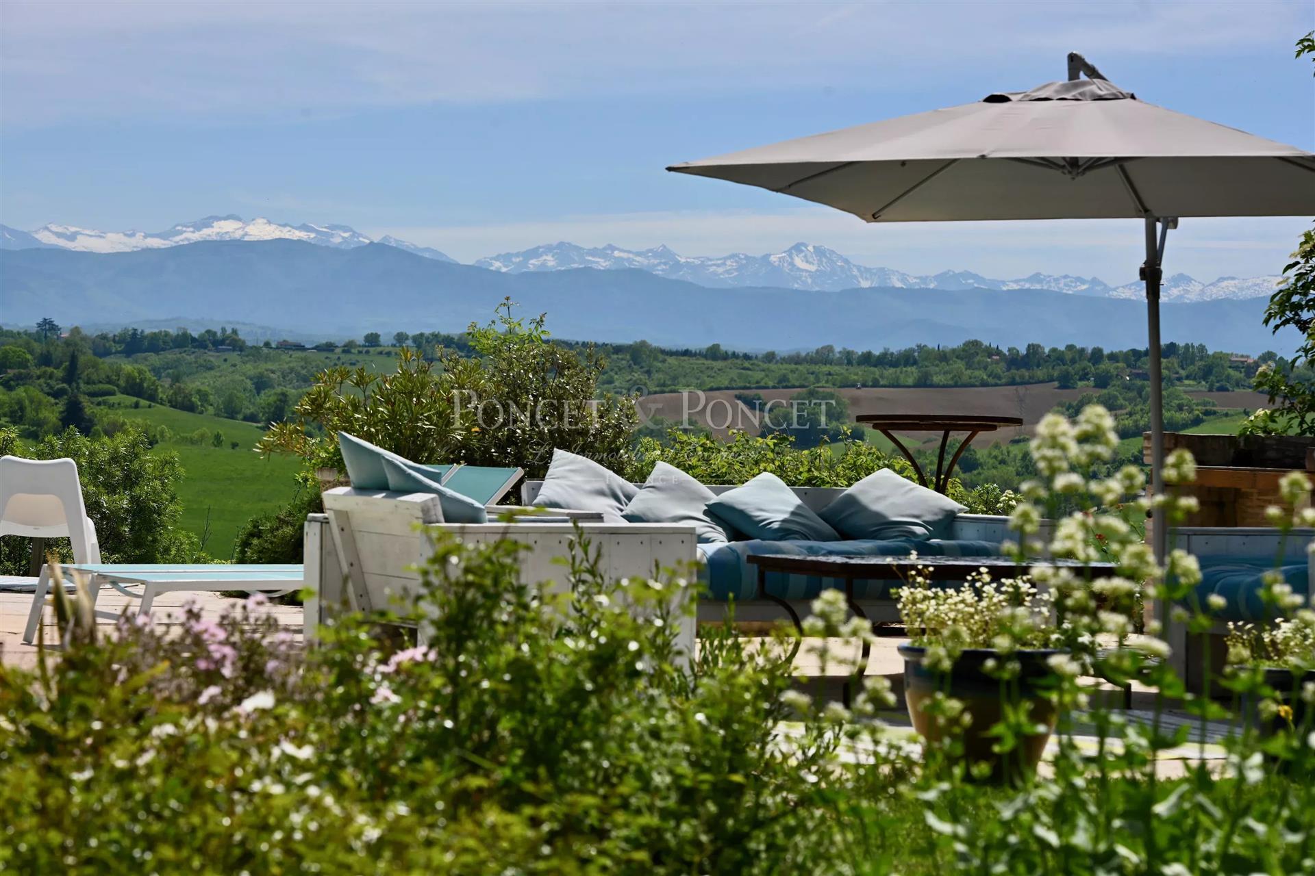 Country house 1 hour from Toulouse on 2 ha, very quiet!