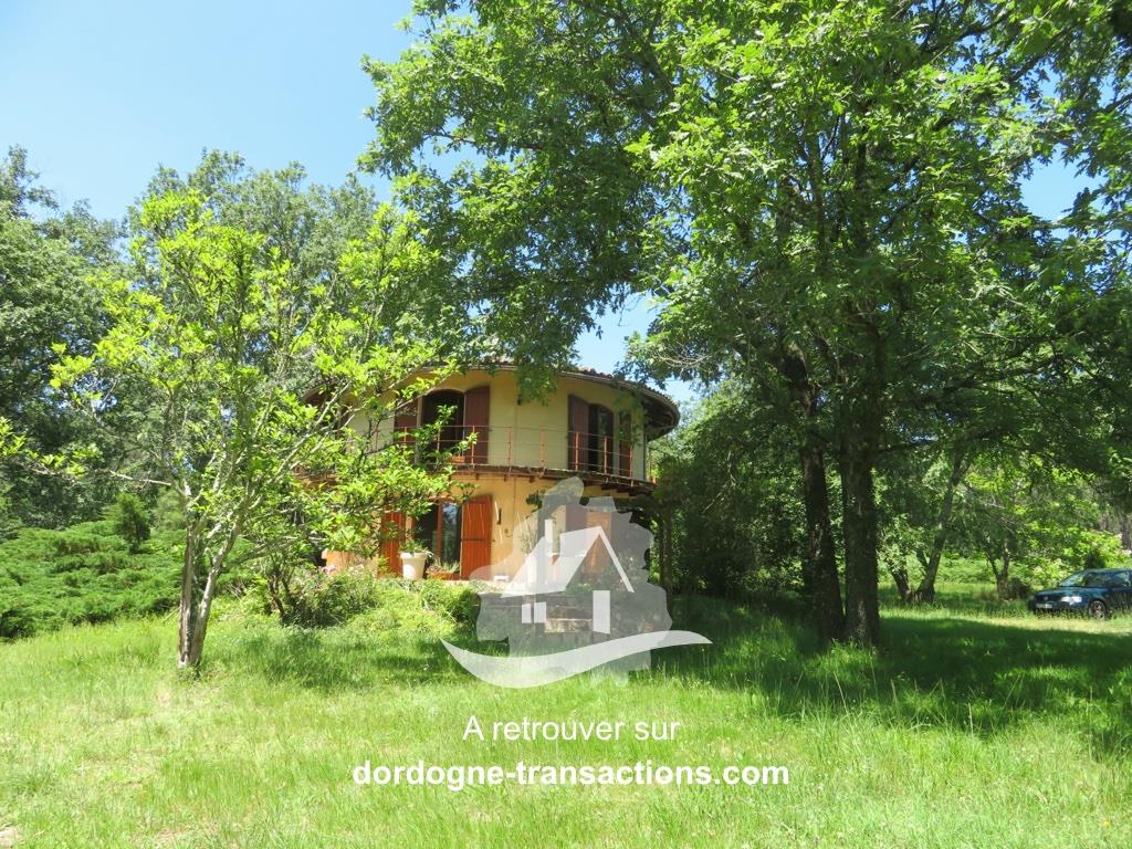 Property 3 ha with 2 houses