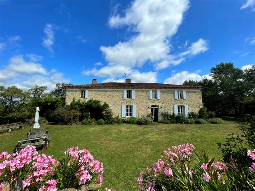 For sale close to Vic-Fezensac Gers: Superb Gascon Stone House with Stunning Mountain Views, Infinit