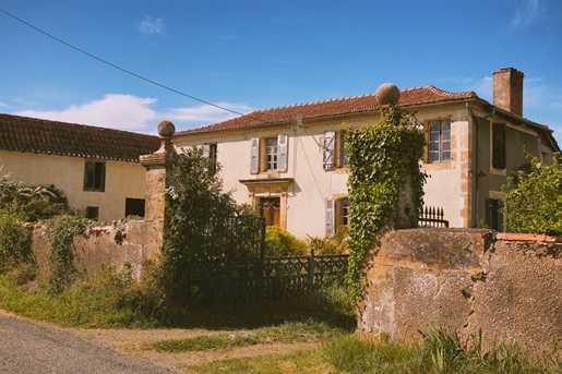 For sale, close to Mielan (Gers): Charming Gascon farmhouse with garage, barns/grenier with garden o