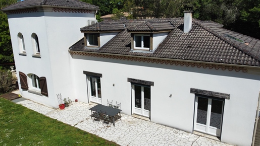 Zu verkaufen in Eauze, Gers: Schöne charmante Villa in ausgezeichnetem Zustand mit Gästehaus, Swimm