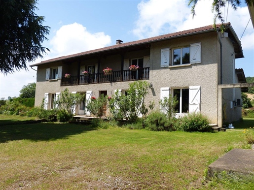 À vendre, proche de Trie sur Baise (Hautes Pyrénées) Maison avec chauffage central et double vitrage