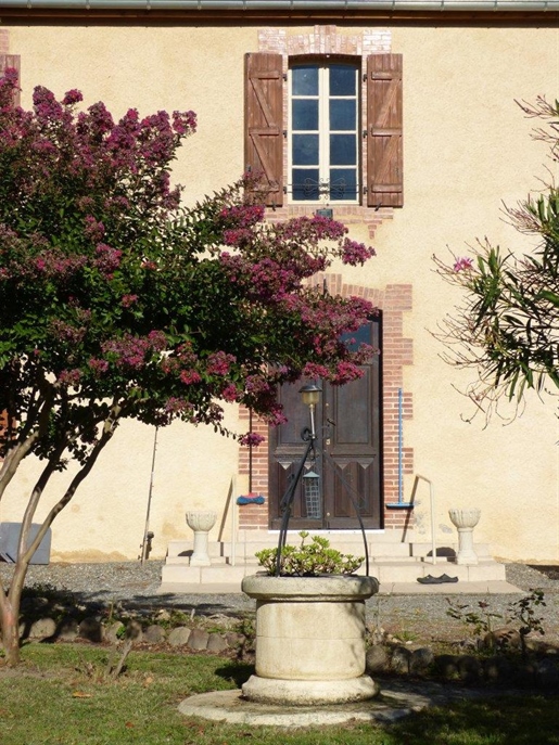 For sale, close to Castelnau Magnoac (Hautes Pyrénées) – 1750s Gascon farmhouse with 3 bedrooms barn