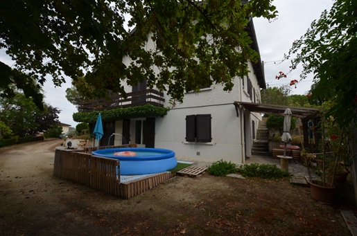 For Sale in Auch, Gers: Lovely 4-bed family house with one-bed apartment, 2 garages. In a dominant p