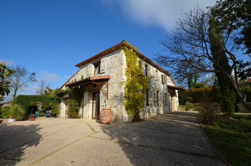 Te koop in Castéra-Verduzan, Gers: Zeer mooi huis met gastenverblijf en studio