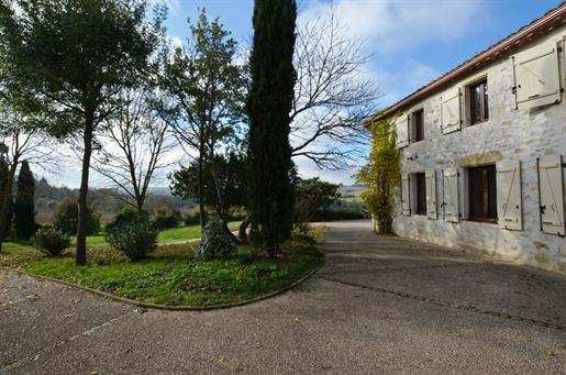 Te koop in Castéra-Verduzan, Gers: Zeer mooi huis met gastenverblijf en studio