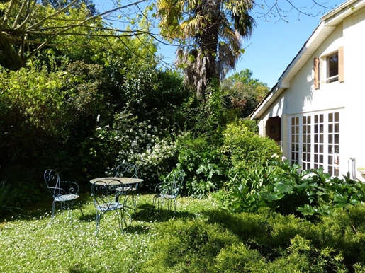 For sale, Trie sur Baise, (Hautes Pyrénées): Charming home set in private, delightful garden of 1,67