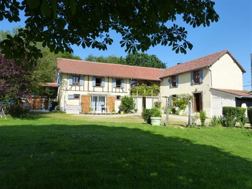 Te koop, in de buurt van Trie-sur-Baïse (Hautes Pyrénées) Gascons huis met centrale verwarming, dub