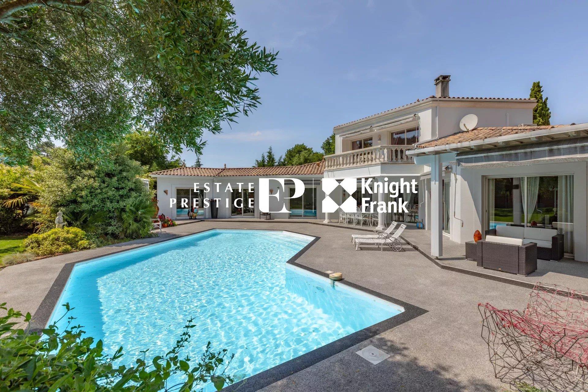 Saint-Aubin-De-Médoc –Luxurious 4-bedroom home with pool