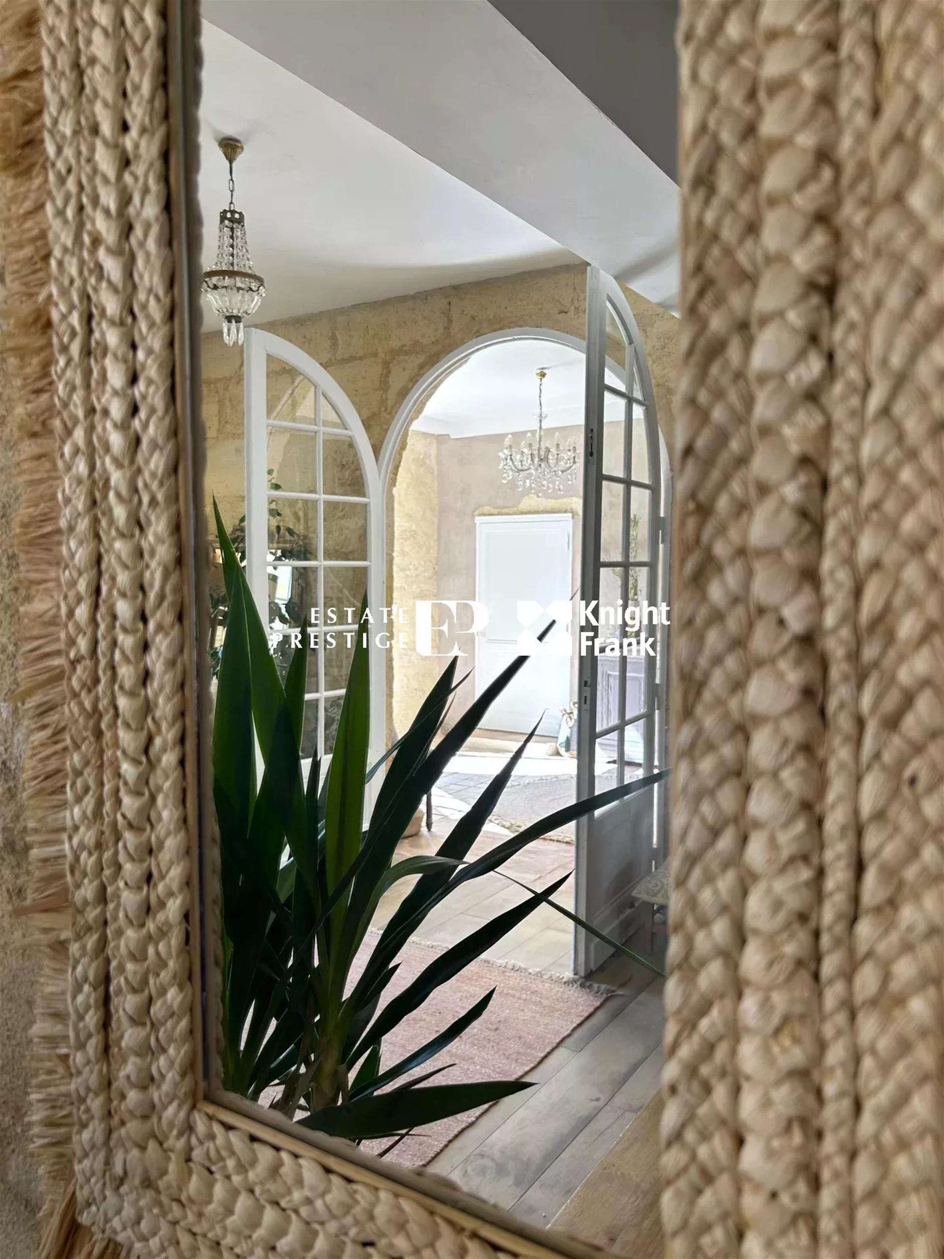 Bordeaux Countryside - Renovated 16th-century stone property