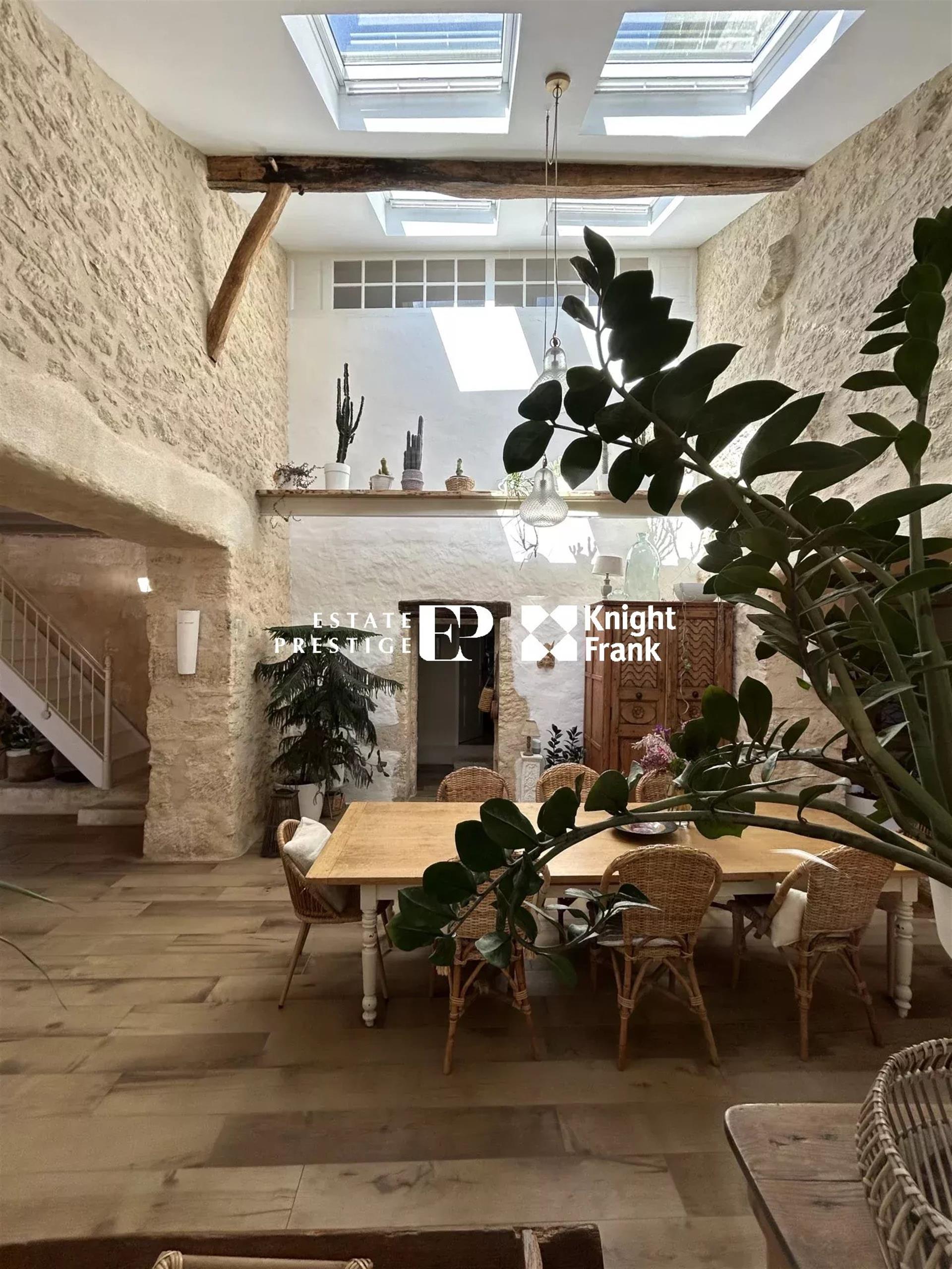 Bordeaux Countryside - Renovated 16th-century stone property
