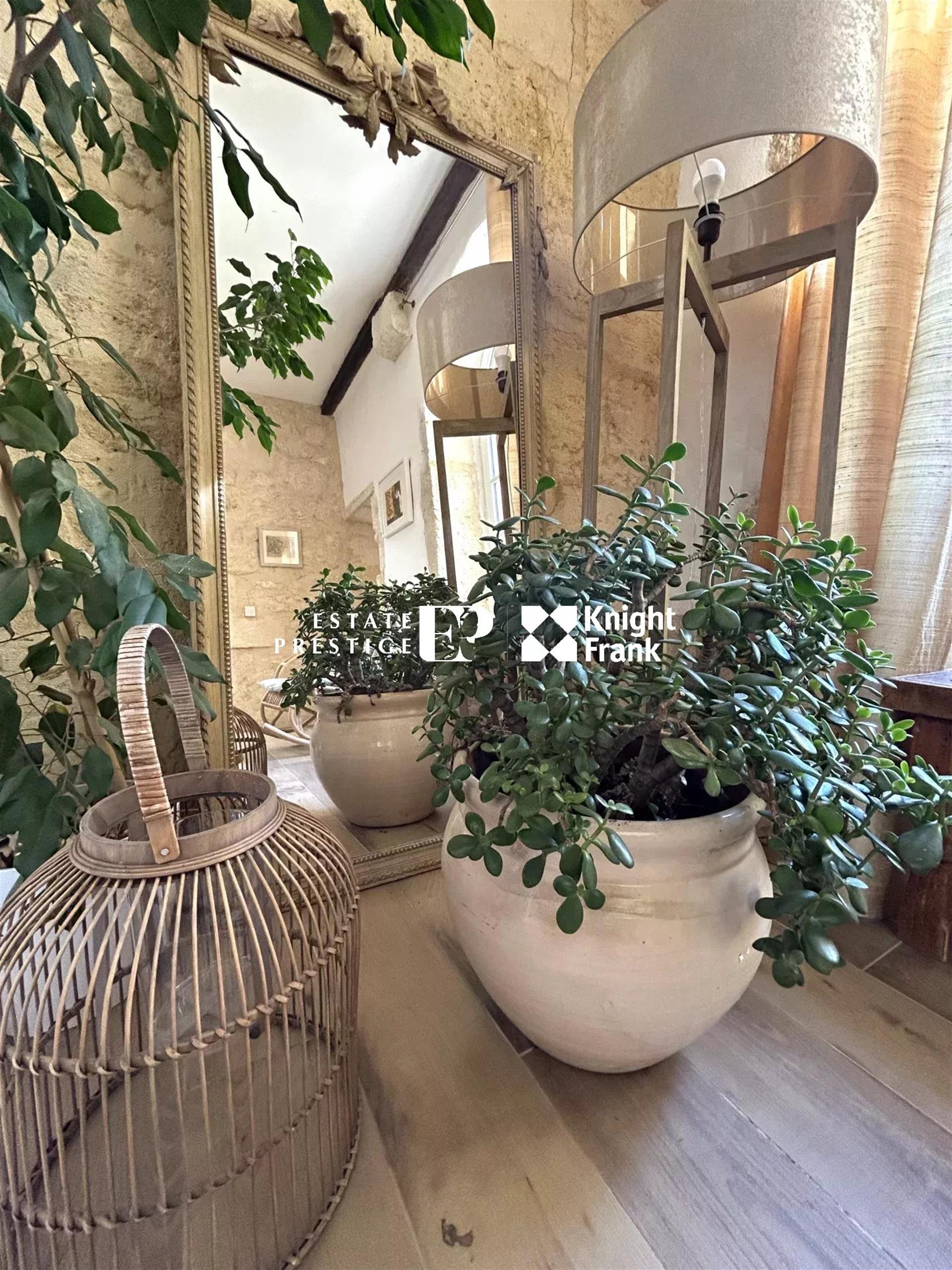 Bordeaux Countryside - Renovated 16th-century stone property