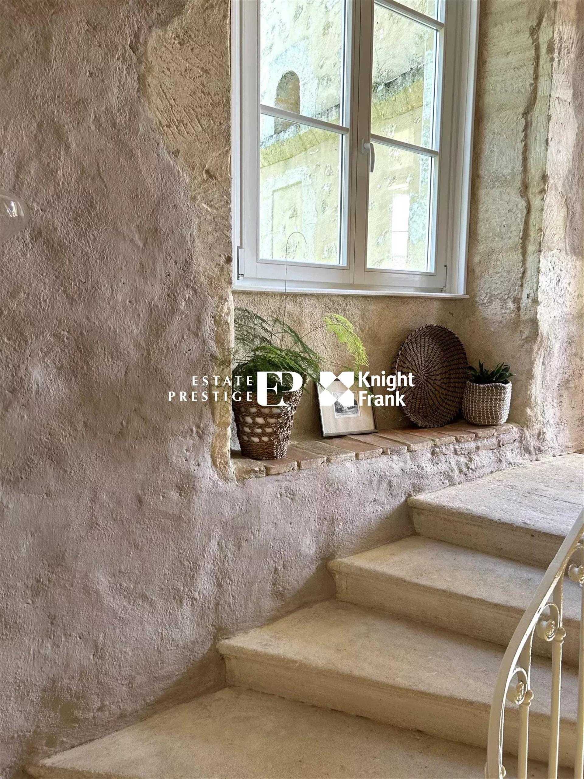 Bordeaux Countryside - Renovated 16th-century stone property