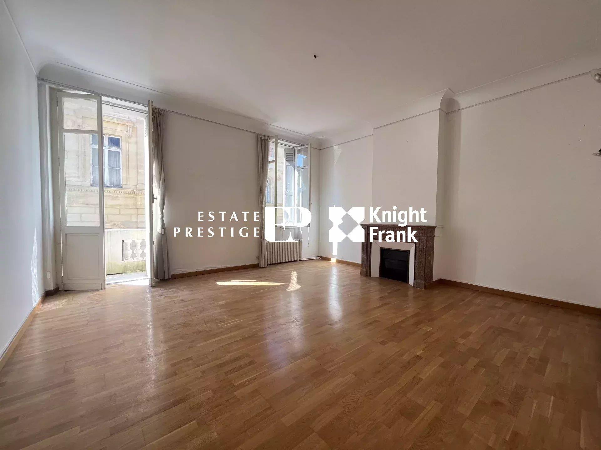 Bordeaux - Beautiful potential stone house with garden and garage