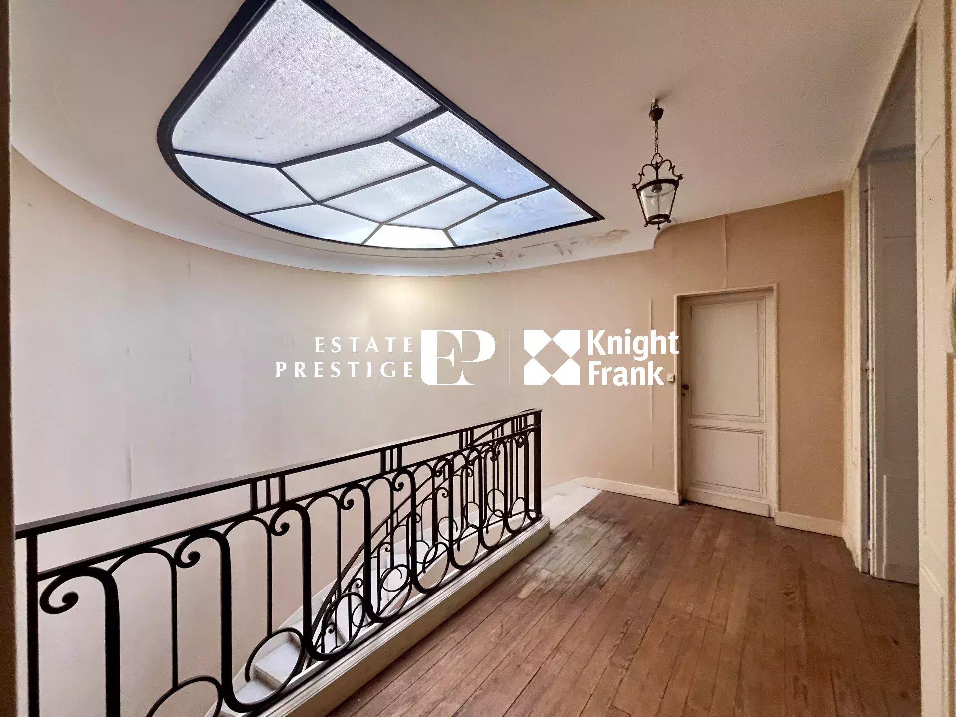 Bordeaux - Beautiful potential stone house with garden and garage