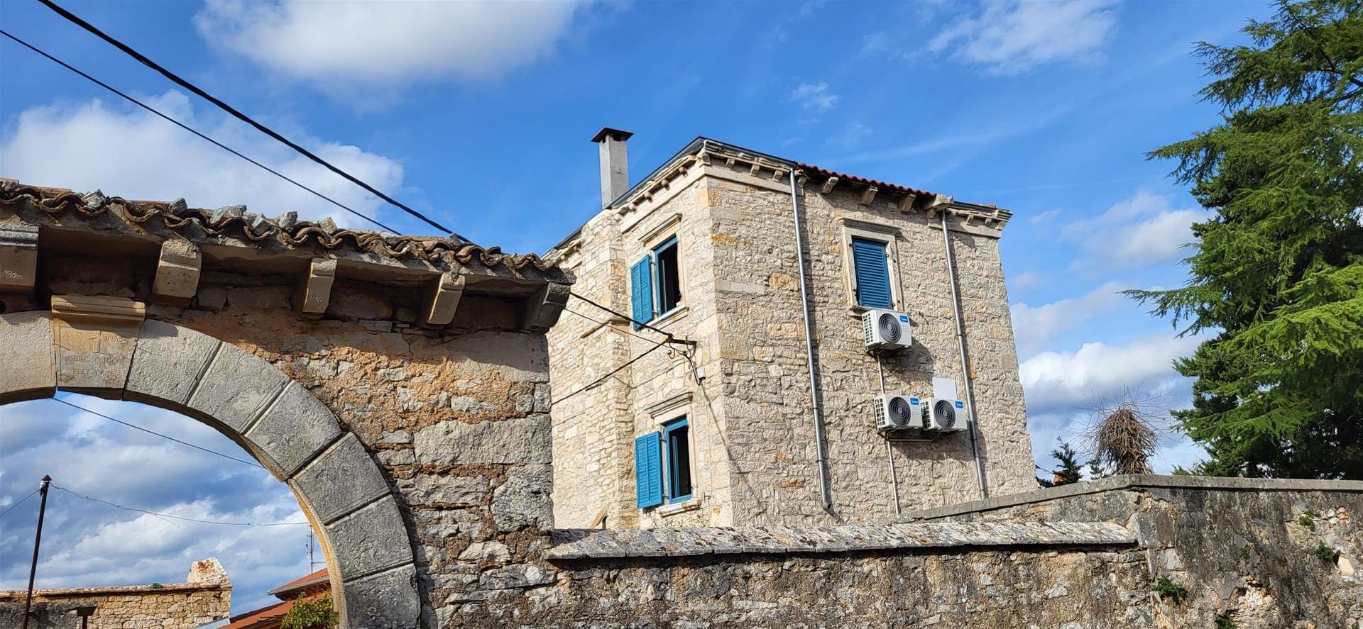 Marcana – Stone house 138m2 for living, pool & top amenities