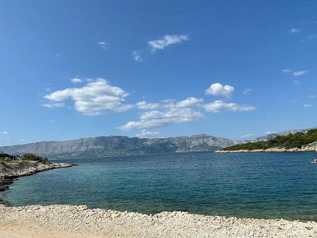 Island Of Brac, Dalmatia – 1,000m2 building plot First Row By The Sea