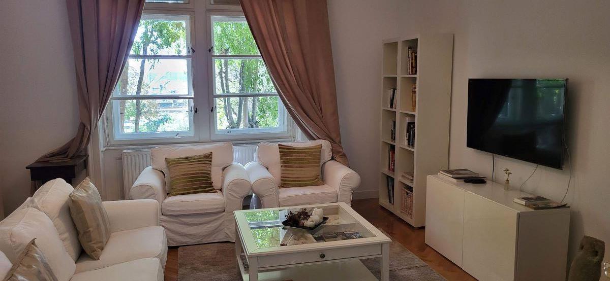Pula – 80m2 apartment with sea view, from the K&K era