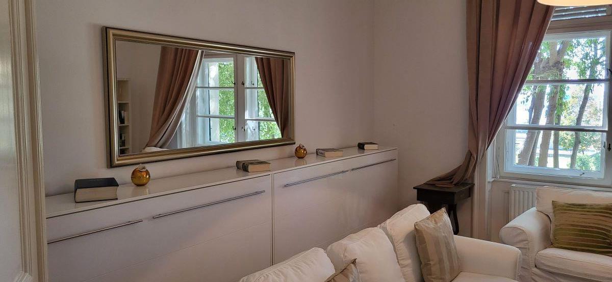 Pula – 80m2 apartment with sea view, from the K&K era
