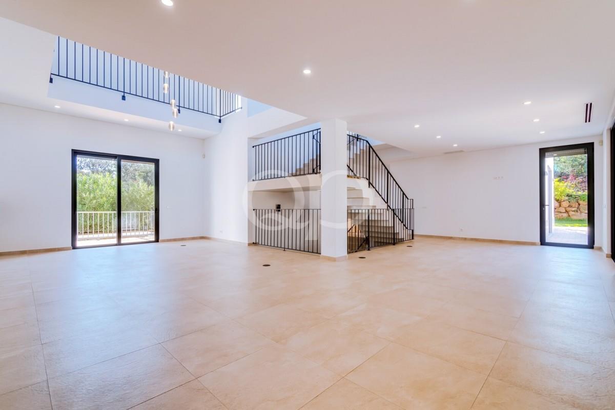 Exceptional Villa with Complete Privacy in Vale Formoso