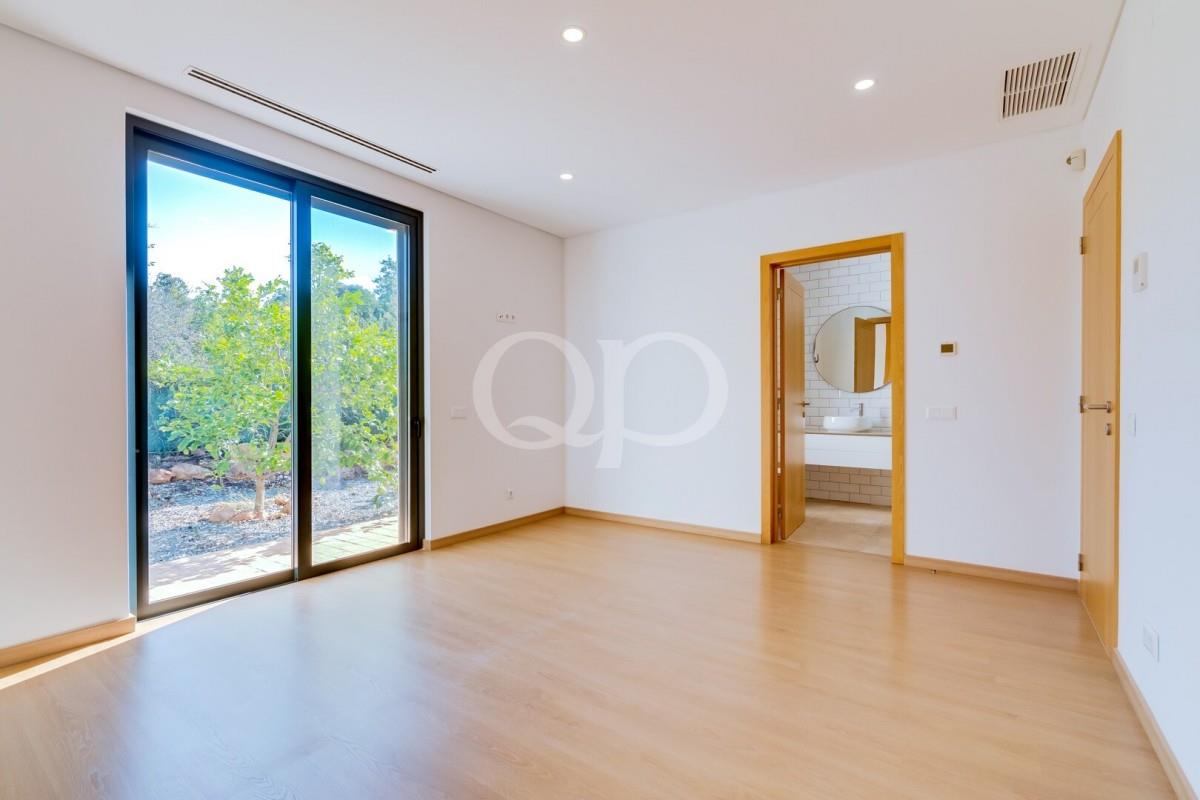Exceptional Villa with Complete Privacy in Vale Formoso