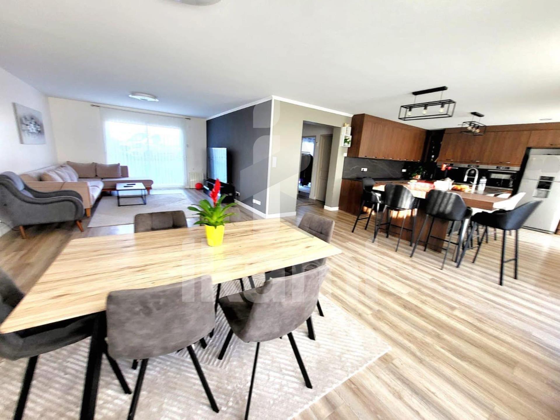 Modern house of 175 m2 with high-end kitchen