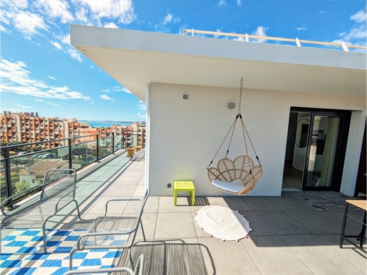 Penthouse dakterras te koop 2 kamers Zeezicht Cagnes sur Mer Côte d'Azur