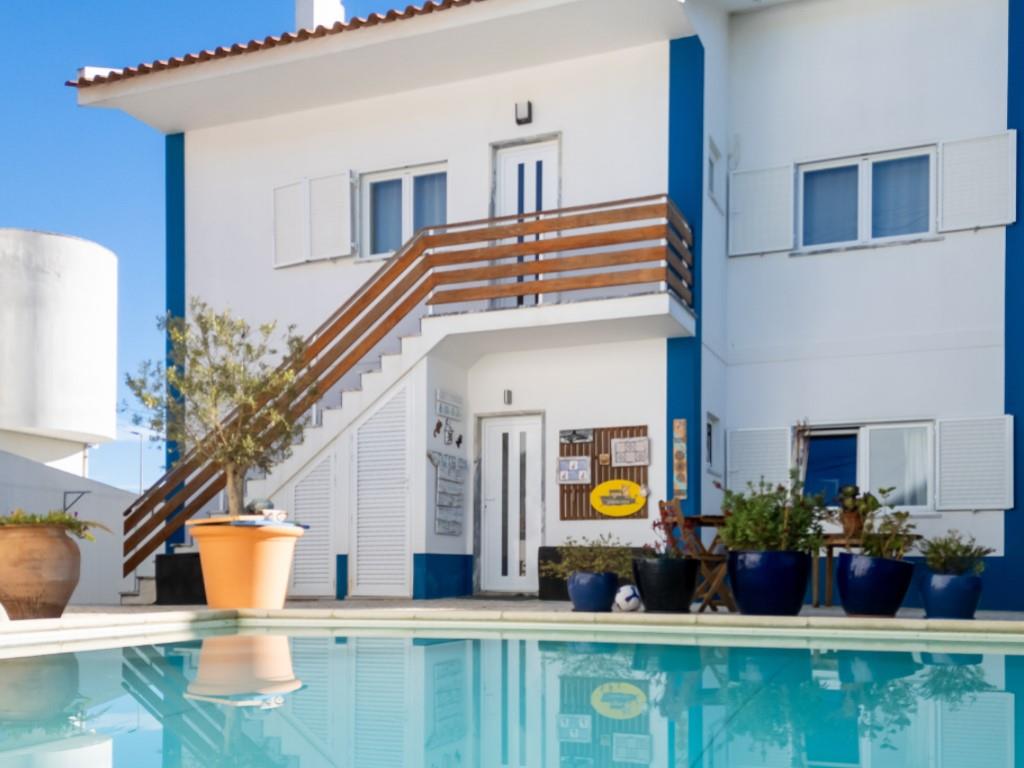 8 bedroom villa with pool and garden in Foz do Arelho (Silver Coast)