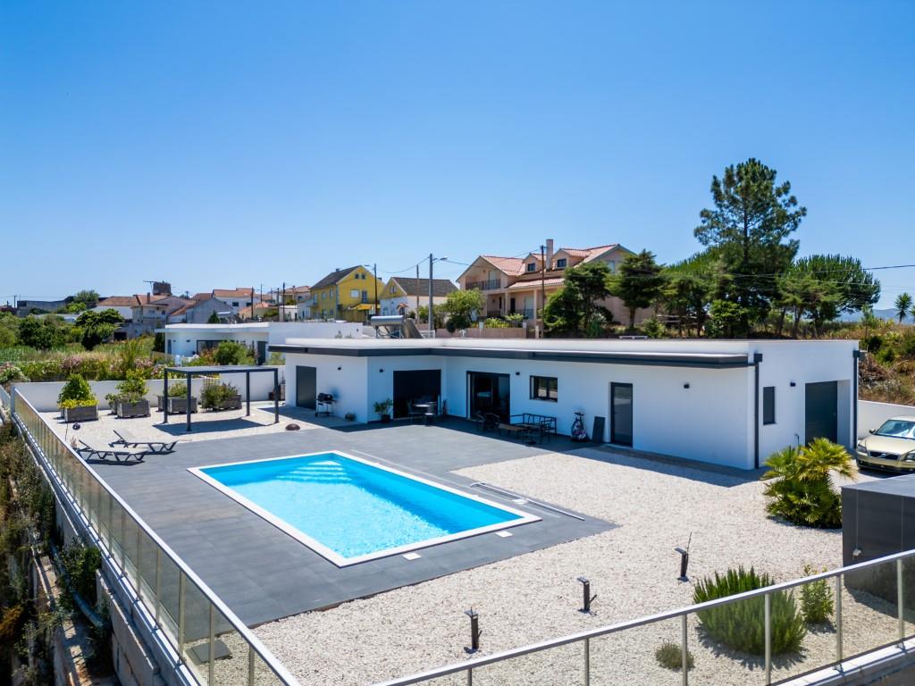 Villa met zwembad in Cadaval