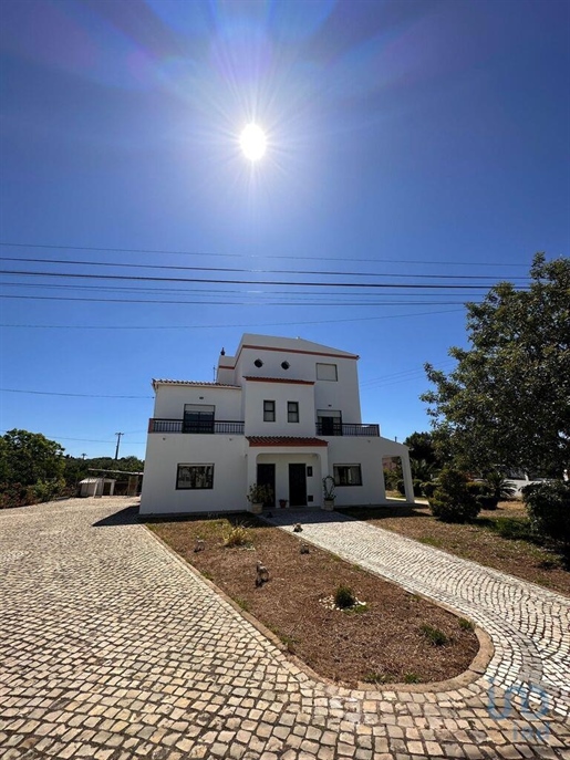 Casa / Villa T6 em Faro de 604,00 m²
