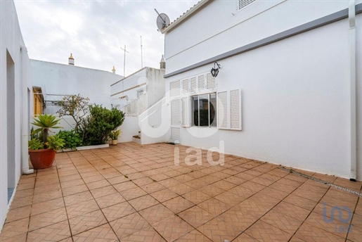 Traditional house with 5 Rooms in Faro with 133,00 m²
