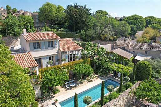 Maisons de village à vendre avec piscine et vue sur Luberon