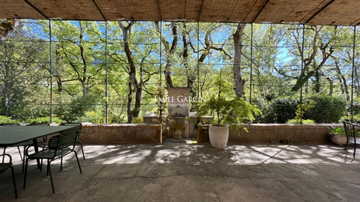 Authentic Provençal farmhouse for sale in the Luberon