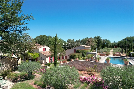 Exceptional property for sale in the heart of the Luberon