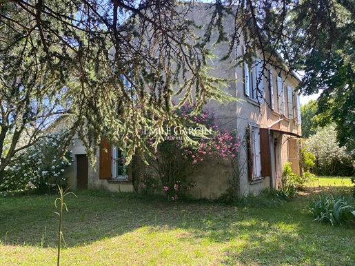 Turn-Of-The-Century house with garden for sale in Cavillargues