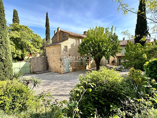 Village farmhouse with garden, swimming pool and independent apartment for sale near Uzès