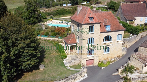 12 km van Sarlat, groot huis in de Périgord met uitzicht op de rivier de Dordogne