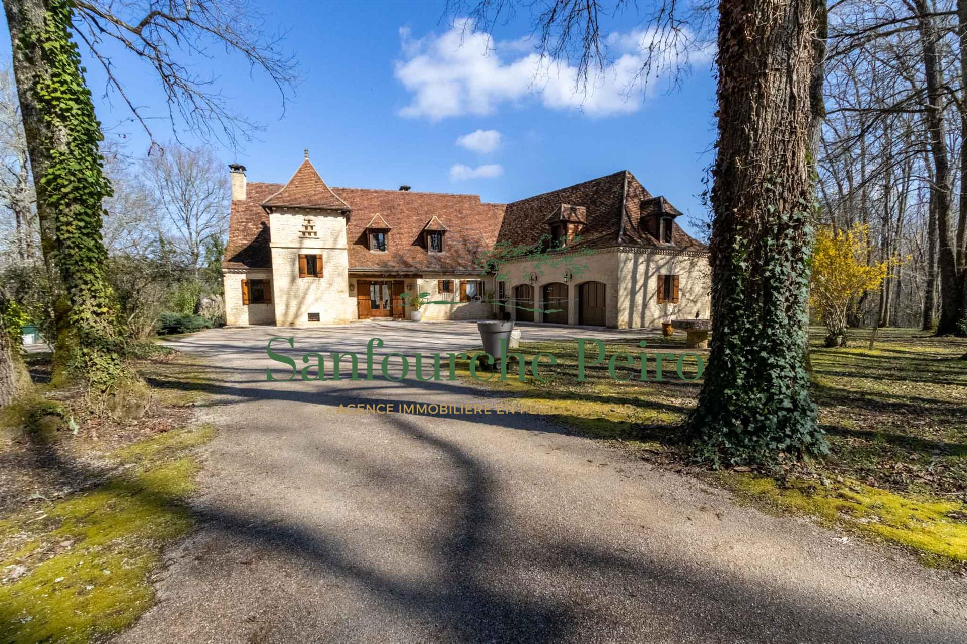 18 km from Sarlat, Golden Triangle of the Dordogne Valley - Périgord Noir