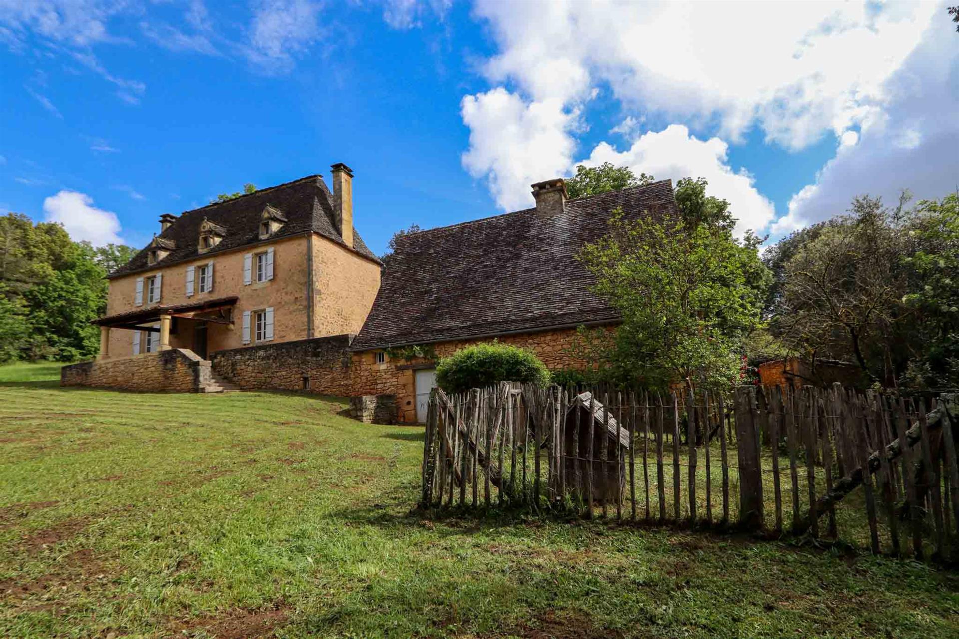 15 km from Sarlat - Dordogne Valley - Périgord Noir