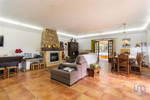 Country House with 3 Rooms in Faro with 276,00 m²