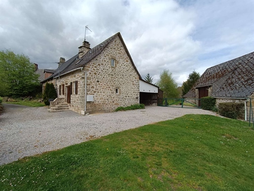 Stone house, Type T3, with barn, carport, terrace and land of approximately 1095 m2, 19320 Gros Chas