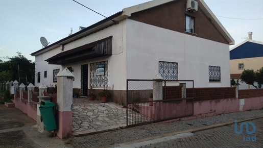 House with 5 Rooms in Portalegre with 161,00 m²