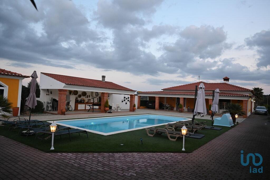 Home / Villa with 4 Rooms in Ponte de Sor, Tramaga e Vale de Açor with 302,00 m²
