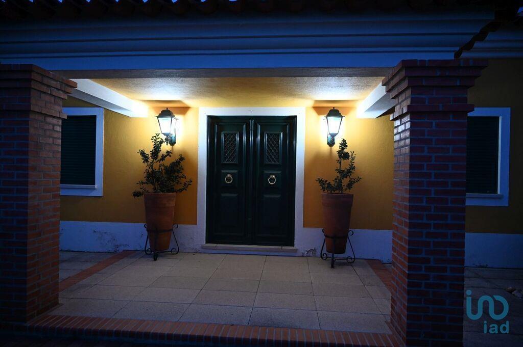 Home / Villa with 4 Rooms in Ponte de Sor, Tramaga e Vale de Açor with 302,00 m²