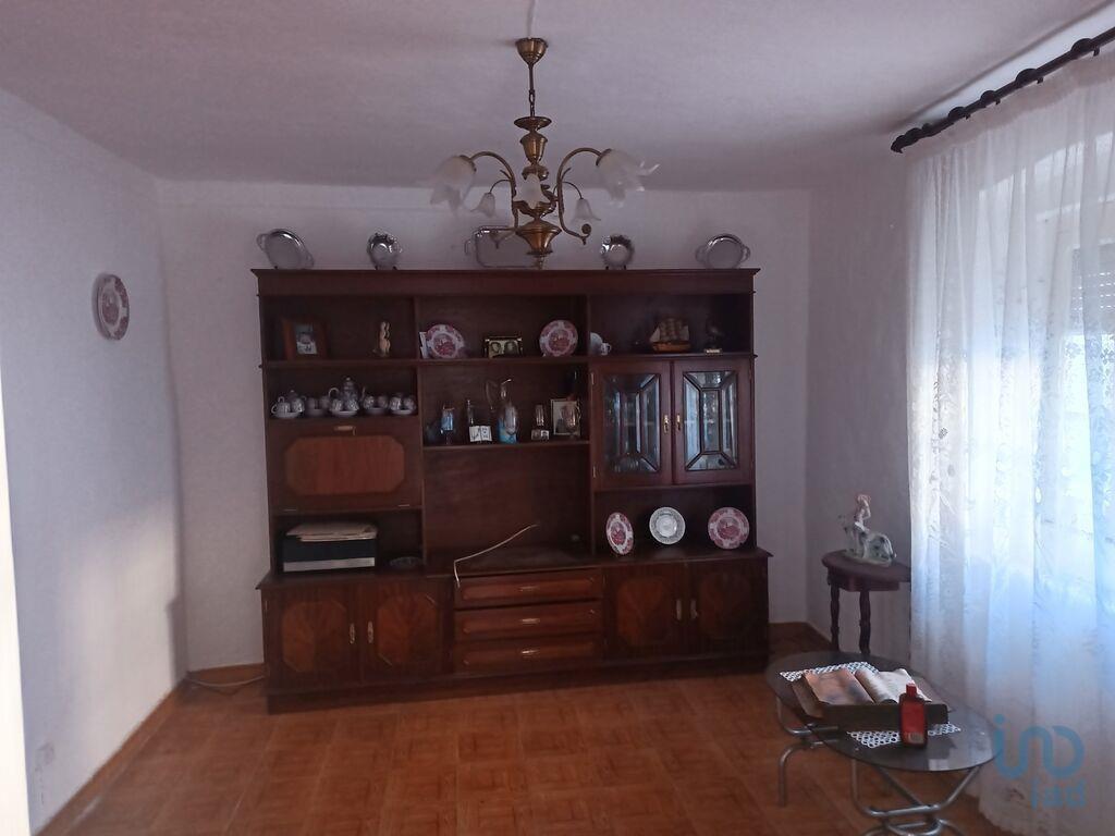 Home / Villa with 3 Rooms in Galveias with 90,00 m²