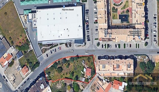 Terrain à bâtir pour immeuble à appartements multiples à Almancil Algarve