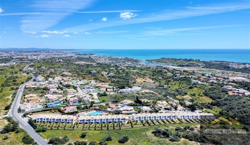 Doppelhaushälfte mit 3 Schlafzimmern und Meerblick in Albufeira, Algarve