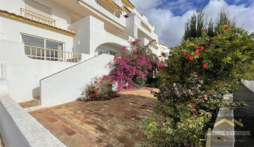 Erdgeschosswohnung mit 2 Schlafzimmern in Praia da Luz Algarve zum Verkauf